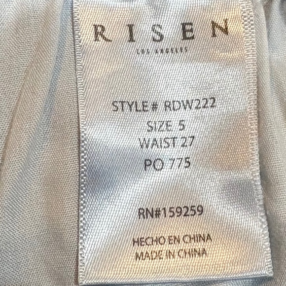 Risen Distressed Jeans Women's 5/27 - Picture 10 of 11